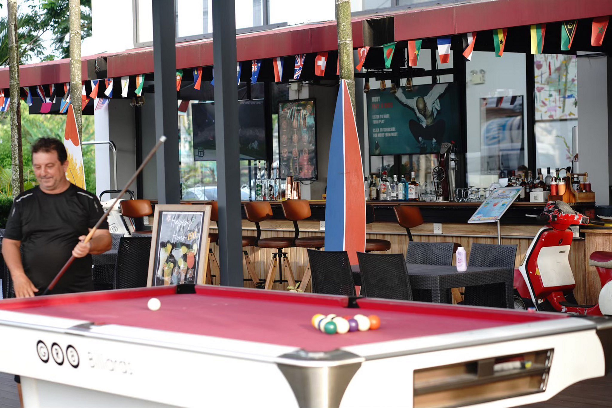 Tourde Cafe & Bar